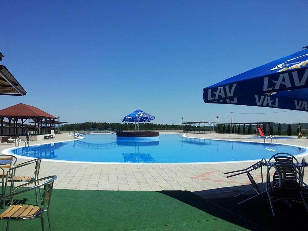 Bazeni Baikal Hotel Topola Eksteriør billede